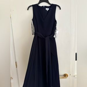 GEORGOUS DEEP NAVY CALVIN KLEIN DRESS